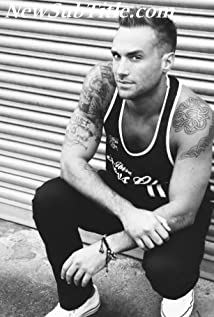 بیوگرافی Calum Best