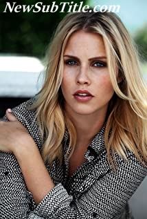 بیوگرافی Claire Holt