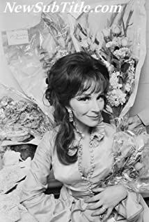 بیوگرافی Fenella Fielding