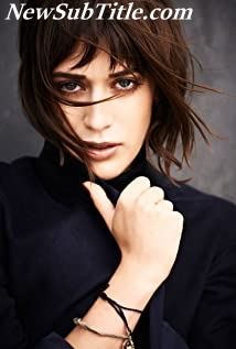 بیوگرافی Lizzy Caplan