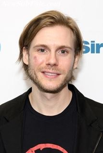 بیوگرافی Zachary Booth